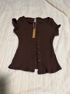 Women’s Ribbed Button-Front Short Sleeve Top - Brown